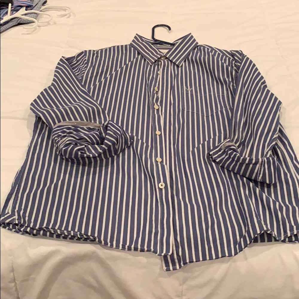 AE button down